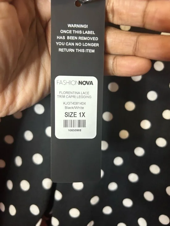 Fashion Nova Florentina Capri Leggings - Picture 2 of 3